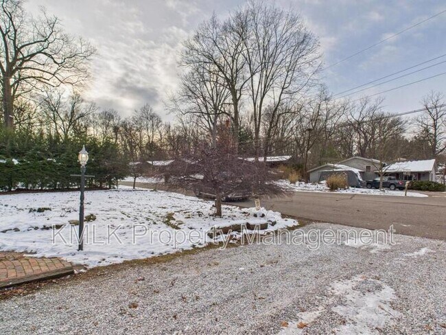 Building Photo - 5743 Brookwood Dr