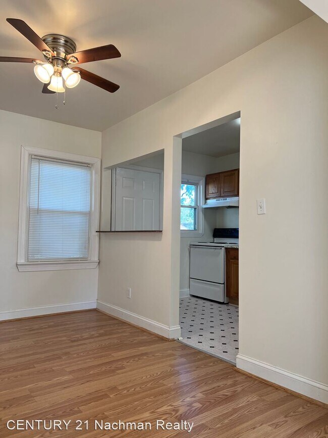 Building Photo - 2 br, 1 bath House - 318 Darby Avenue
