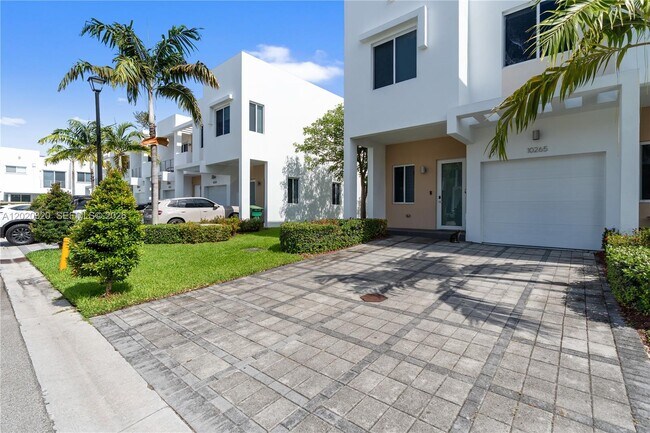 Foto del edificio - 10265 NW 72nd Terrace