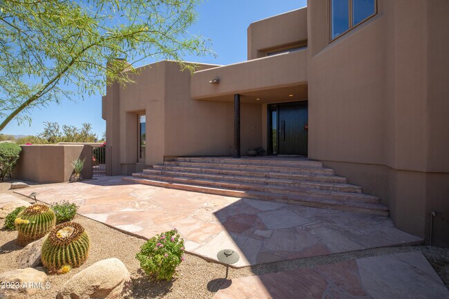 Foto del edificio - 8510 E Dynamite Blvd