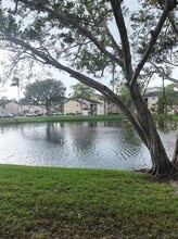 Building Photo - 320 Palm Cir E