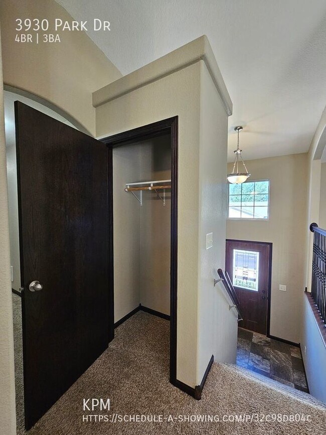 Foto del edificio - 3930 Park Dr