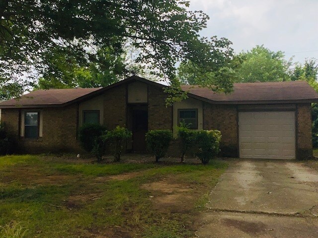 Primary Photo - 1801 Corbin St