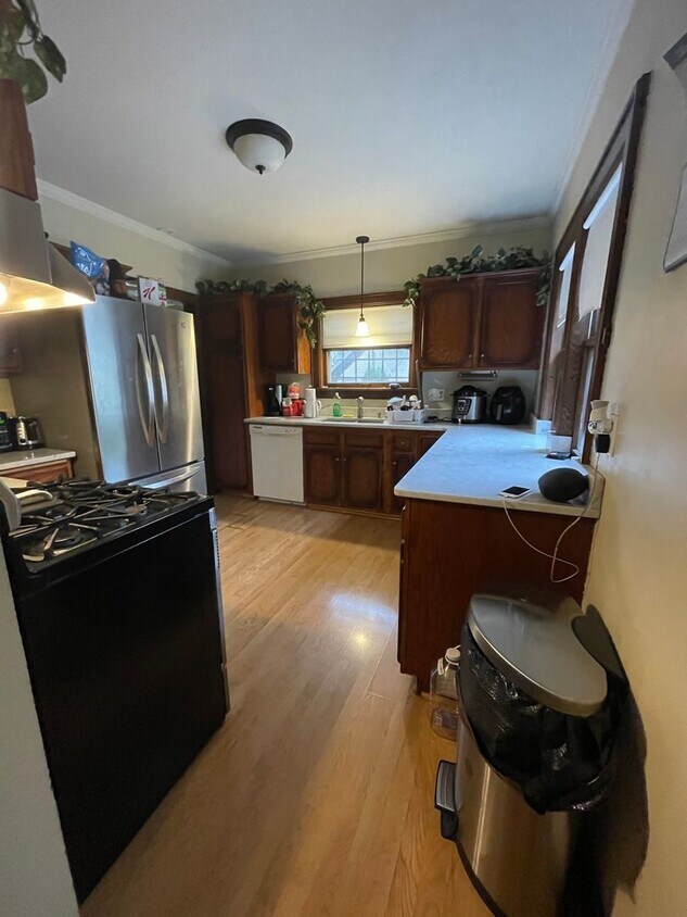 Foto principal - Large Single Family Home in Heart of La Cr...