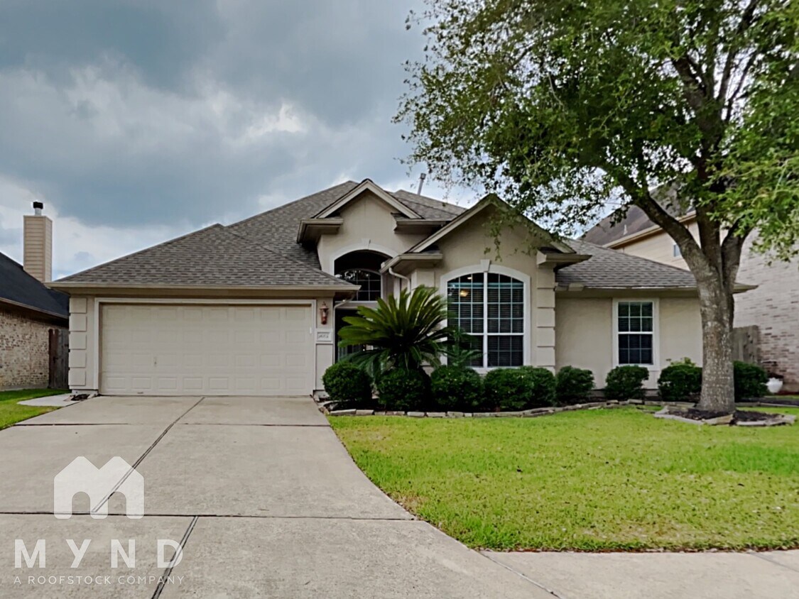 Primary Photo - 1605 Garden Lakes Dr