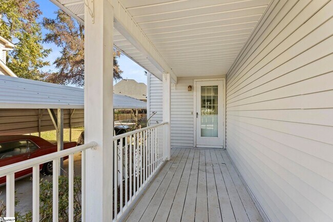 Foto del edificio - 405 Creek Dr