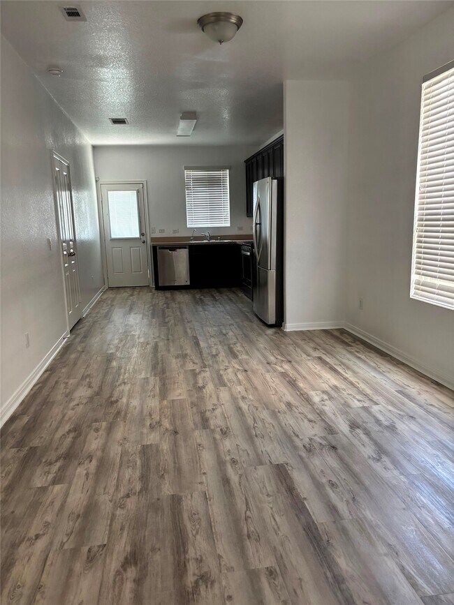 Foto del edificio - 6703 Cortenridge Ln
