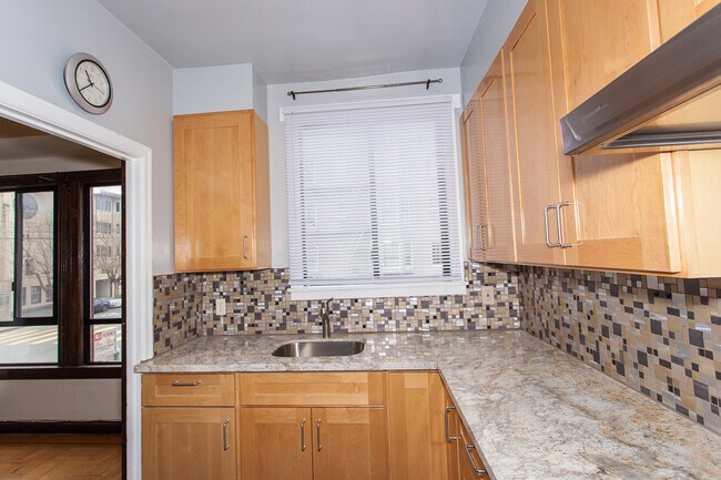 Kitchen - 396 31st Ave