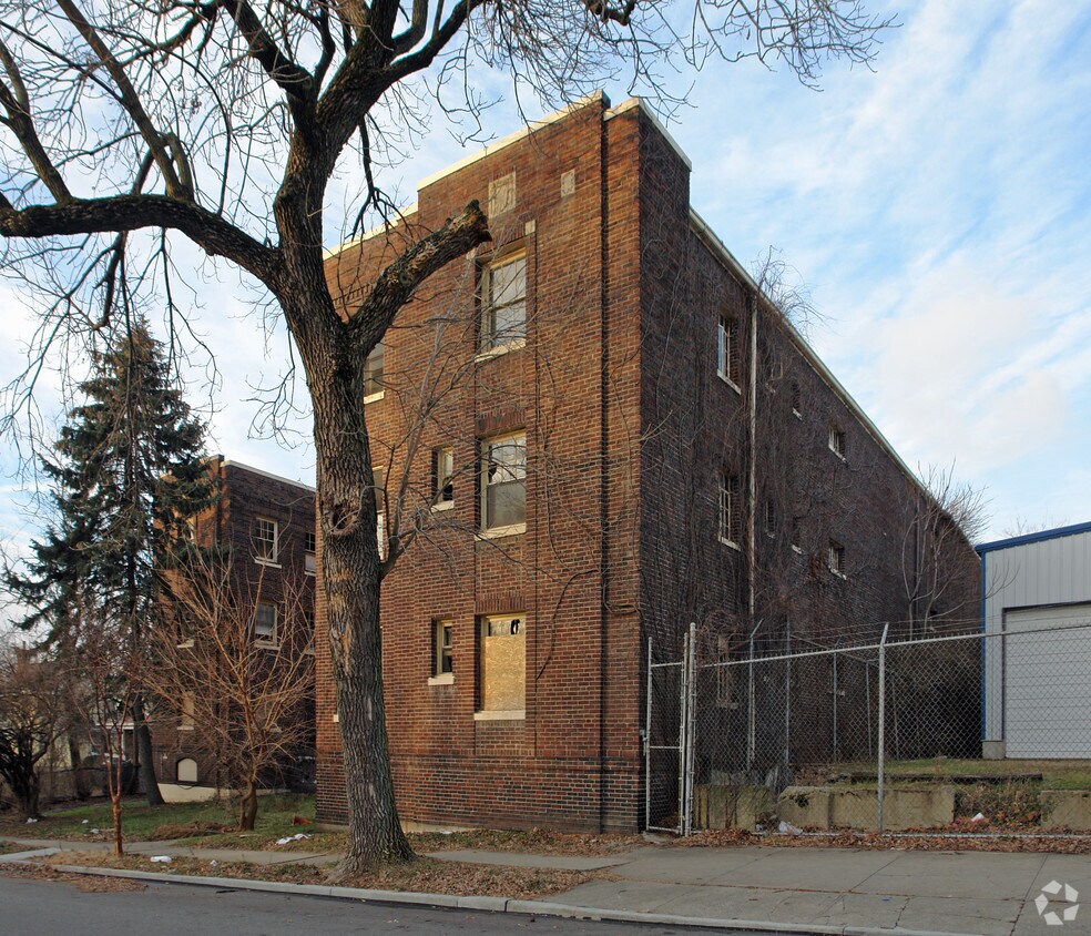 Foto del edificio - 2355 St James Ave