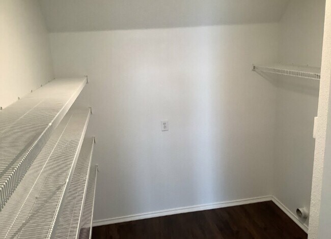 Building Photo - 308 Spurlock Dr
