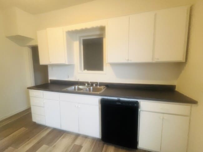 Foto del edificio - 601 Bigbee Dr