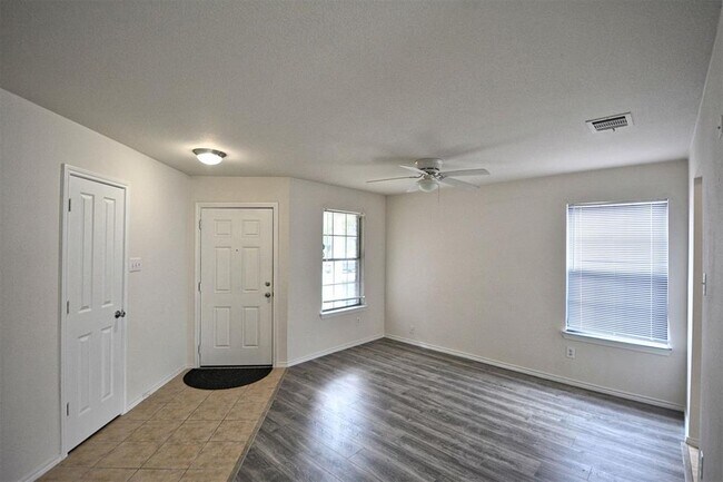 Building Photo - 619 Lubbock Ln