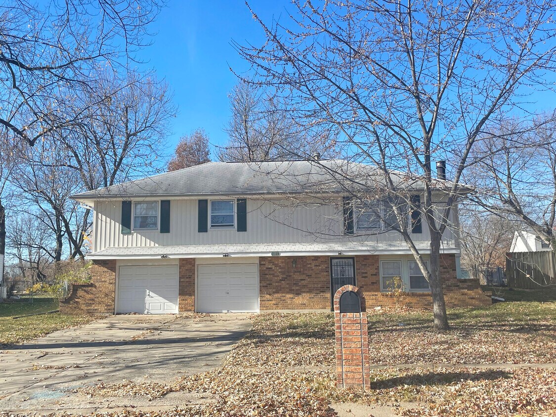 4008 S Crackerneck Rd, Independence, MO 64055 House for Rent in