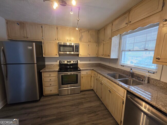 Foto del edificio - 405 Williamsburg Way