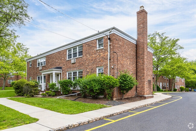 Building Photo - Metuchen Manor
