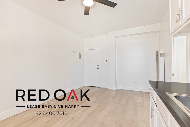 Foto del edificio - 744 Beacon Ave