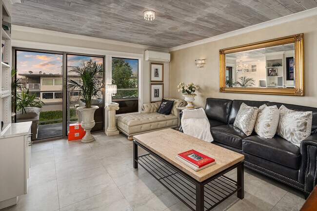 Foto del edificio - 6421 Lake Washington Blvd NE