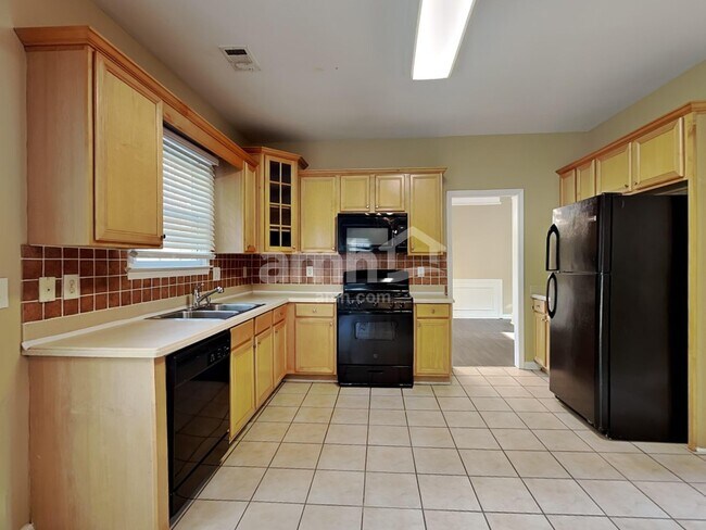 Building Photo - 1701 Hillside Bend Xing