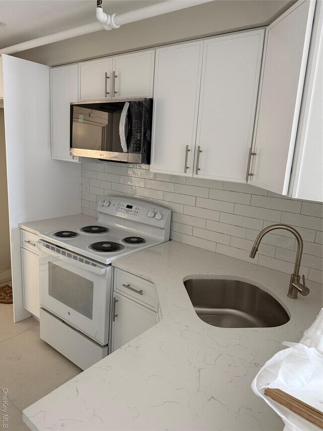 Foto del edificio - 320 Post Ave