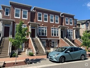 Building Photo - 11457 SW Mont Blanc St