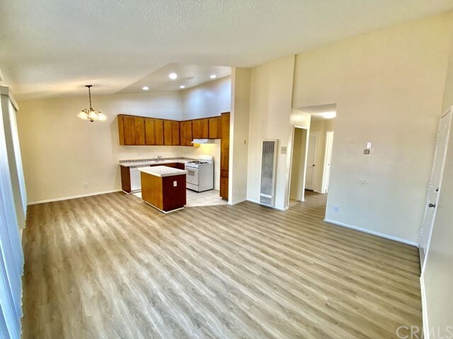 Foto del edificio - 2211 Cedar Ave