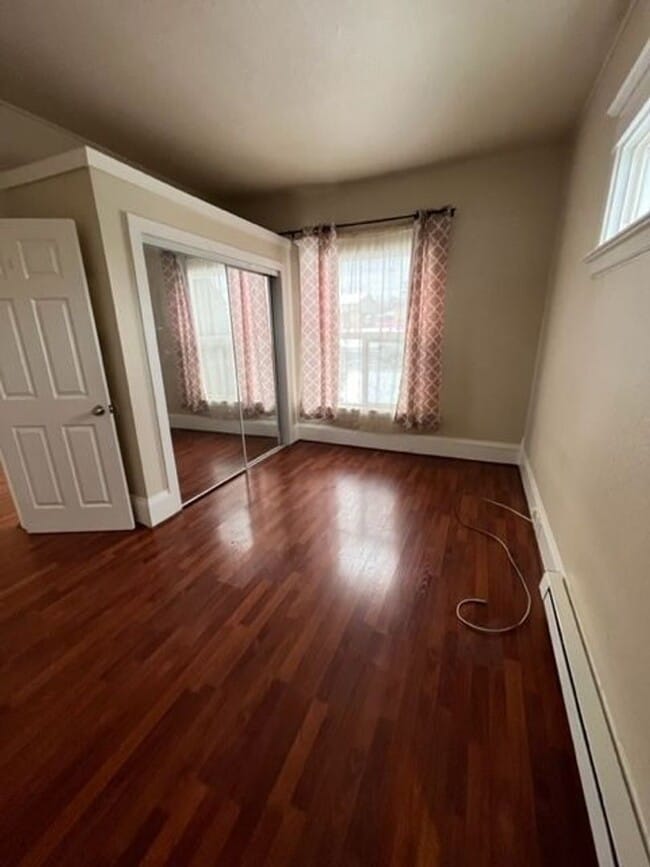 Building Photo - Charming 3 Bedroom 2 Bath Home in Everett with Storage Garage!