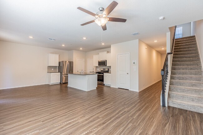 Building Photo - 6806 Prue Rd