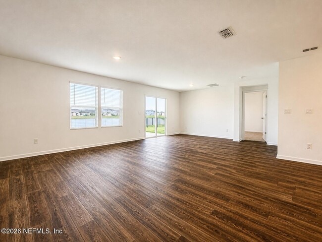 Foto del edificio - 350 Ardila Cir