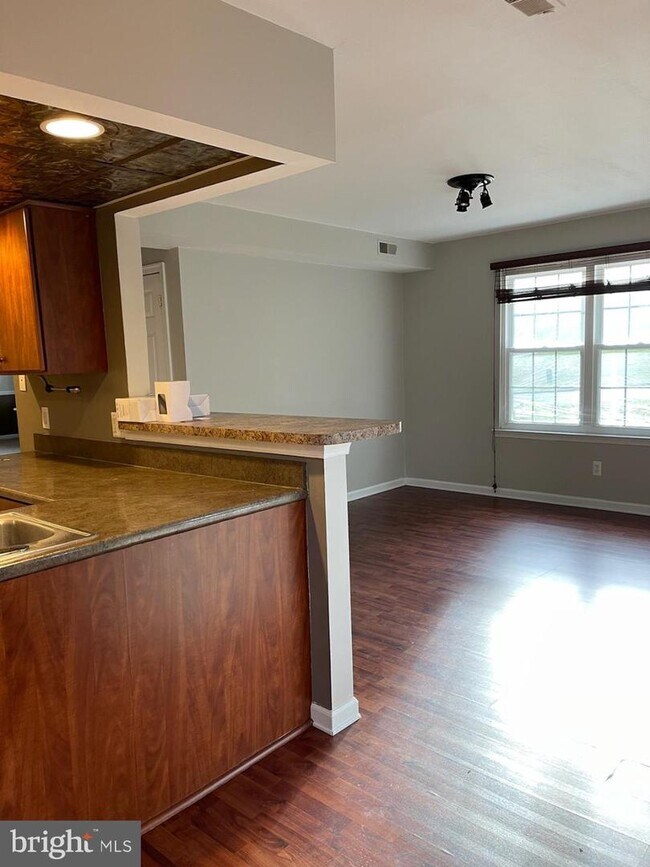 Building Photo - 509 Leon Cir
