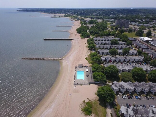 Aerial view of complex and pool - 216 West Walk