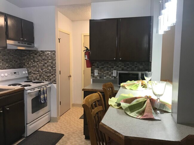 Building Photo - 3107 W 33rd Ave