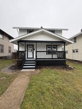 Building Photo - 724 Luck Ave