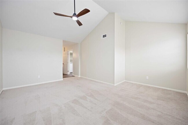 Building Photo - 14020 Schroeder Rd