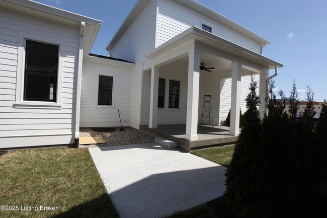 Foto del edificio - 6320 Pond Lily St