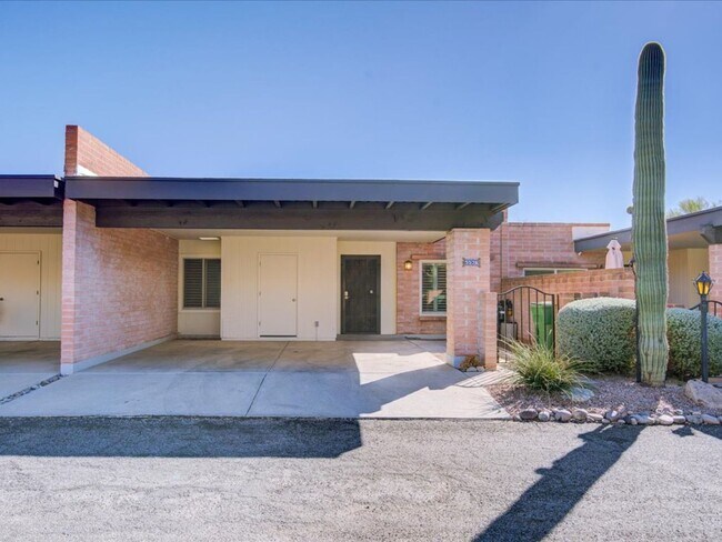 Foto del edificio - 5526 N Arroyo Grande Dr