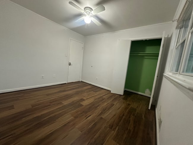 Photo - 8xxx Barrett Pl House