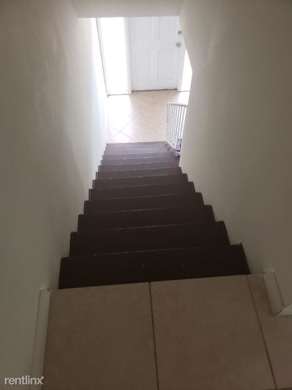 Foto del edificio - 3 br, 1.5 bath Townhome - 4915 Catalina Dr