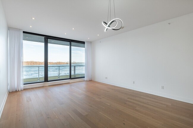 Photo du bâtiment - 1010 Rue de la Commune E