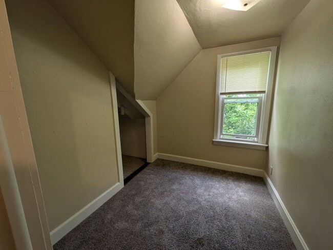 Building Photo - 1207 S 15th St