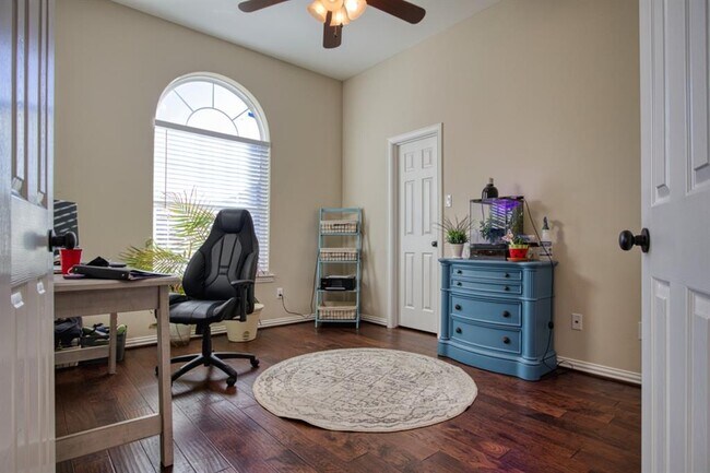Foto del edificio - 3505 Brewster Dr