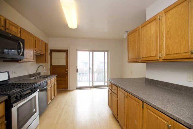 Foto del edificio - 2645 W Greenleaf Ave