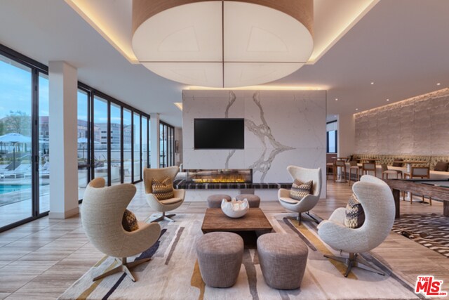 Foto del edificio - 540 N Central Ave