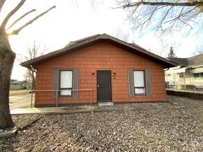 Building Photo - 1108 Wabash St