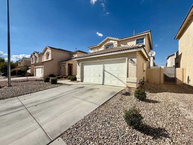 Building Photo - 3 Bedrooms | 2.5 Bathrooms-