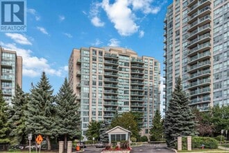 Building Photo - 2565-2565 Erin Centre Blvd