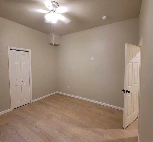 Foto del edificio - 506 N Beard Ave