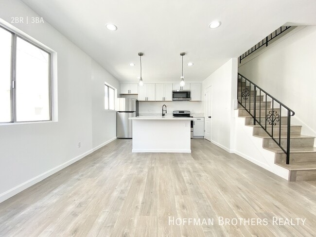 Building Photo - 1206 S Holt Ave
