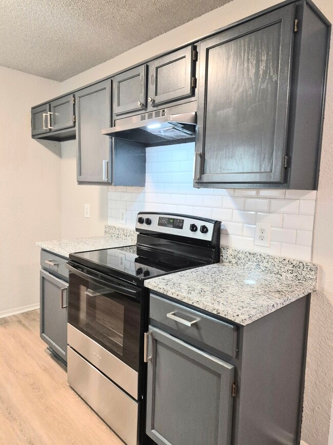 Building Photo - 1701 San Rafael St