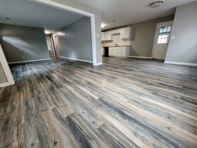 Foto del edificio - Large, family-friendly S. Knox 3br/2ba w office