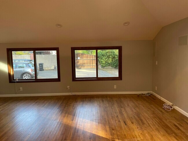 Photo - 1875 University Ave House